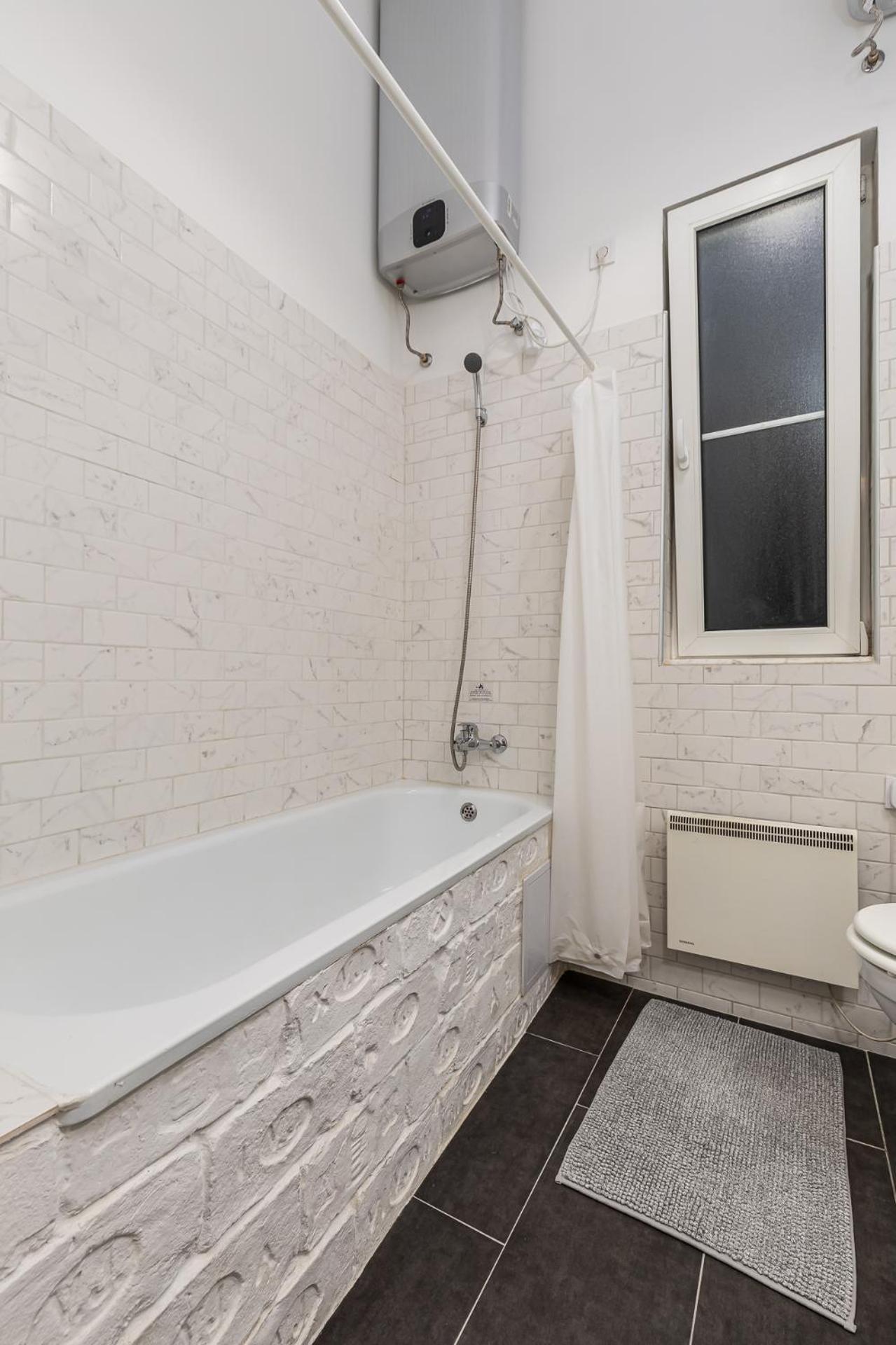 Appartamento Aviator Loft With Ac At Opera And Basilica In *